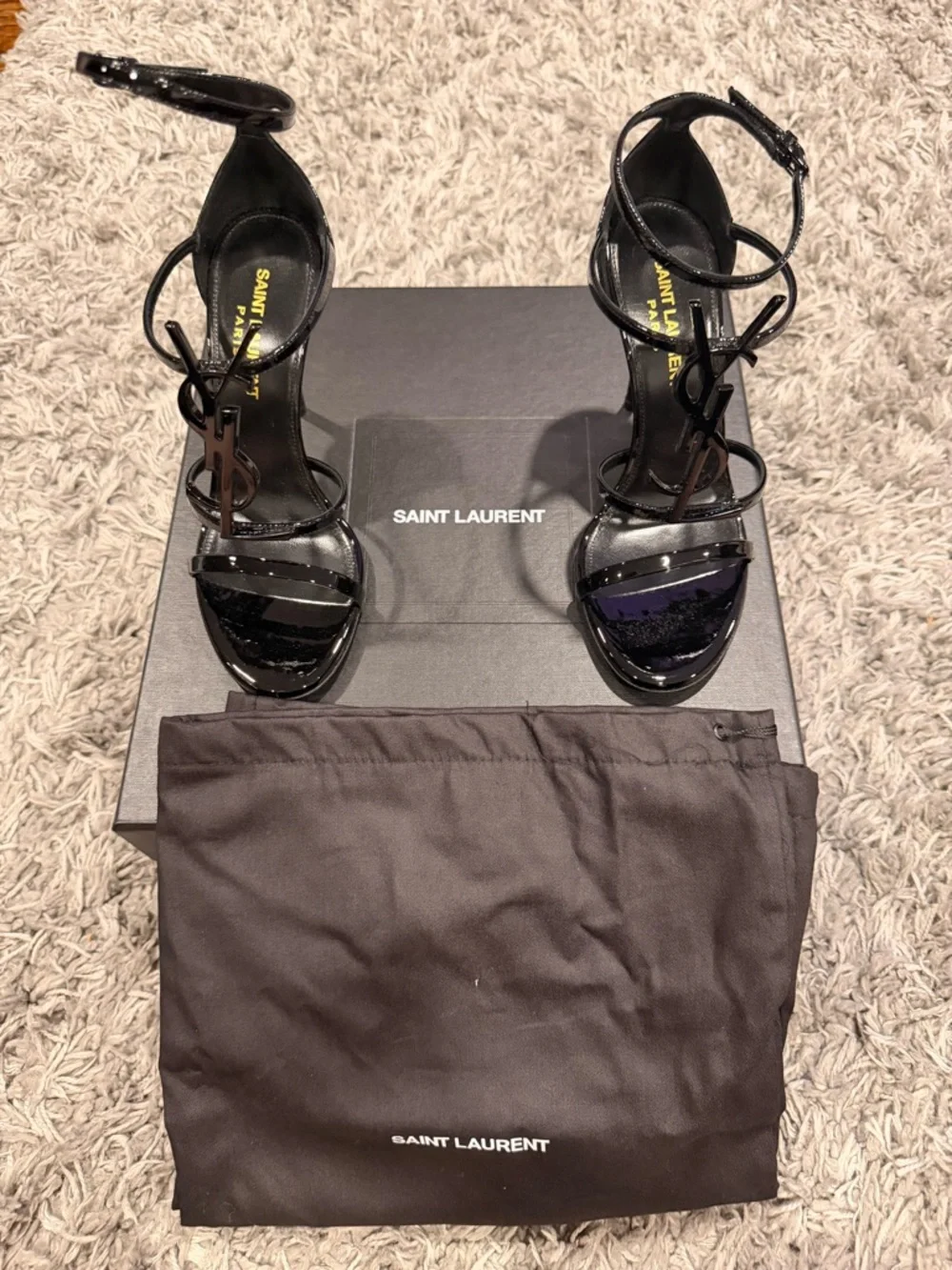 YSL Cassandra Sandals in Black Patent Leather - Size 35.5 US 5.5 - Picture 4 of 7